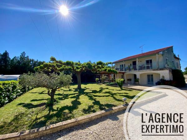 Camaret-sur-Aigues (84850) Plusieurs possibilités pour cette grande et belle maison