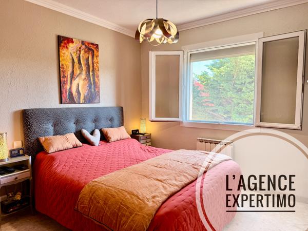 Camaret-sur-Aigues (84850) Plusieurs possibilités pour cette grande et belle maison