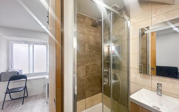 Immeuble à vendre    5 pièces • 79 m2 Martigues