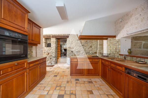 Maison 10 pièces 285 m2