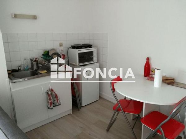 Location Appartement meublé 2 pièces 40 m² - 64 RUE DE LA GARE Niort 79000