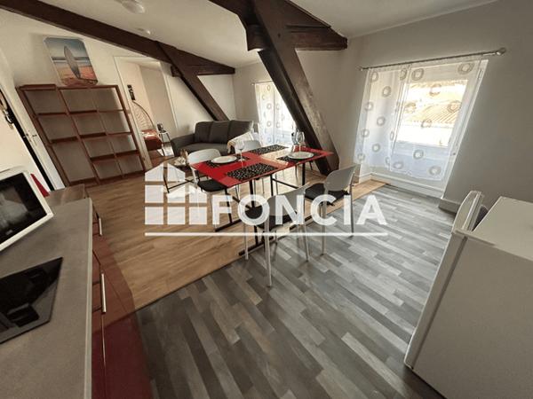 Location Appartement meublé 2 pièces 40 m² - 64 RUE DE LA GARE Niort 79000