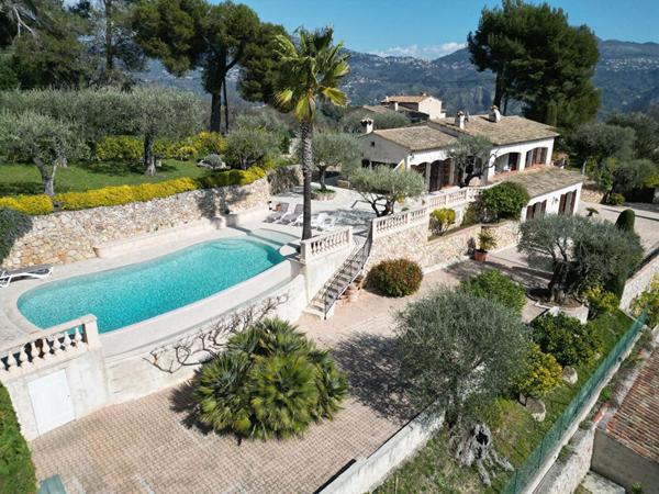 ** SOUS OFFRE ACCEPTÉE ** SI vous souhaitez acheter, vendre ou investir, contactez-moi sans plus attendre au 07 81 24 08 53. A bientôt ! **