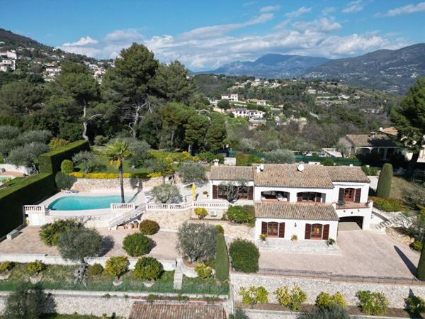 ** SOUS OFFRE ACCEPTÉE ** SI vous souhaitez acheter, vendre ou investir, contactez-moi sans plus attendre au 07 81 24 08 53. A bientôt ! **