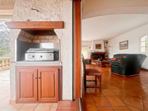 ** SOUS OFFRE ACCEPTÉE ** SI vous souhaitez acheter, vendre ou investir, contactez-moi sans plus attendre au 07 81 24 08 53. A bientôt ! **