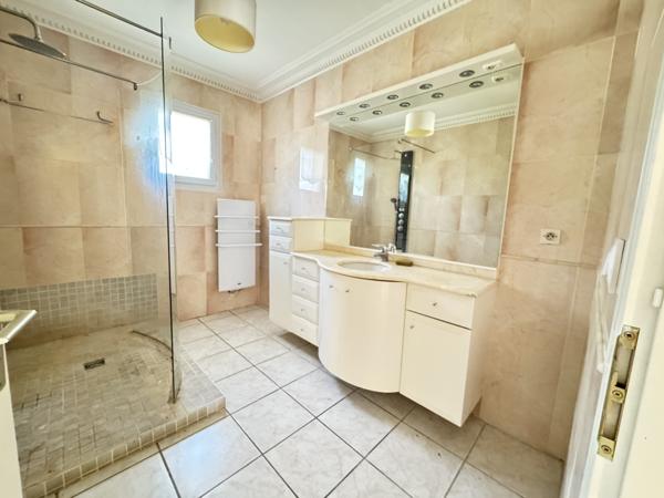 Maison de plain-pied de 103 m2 sur 605 m2 de terrain