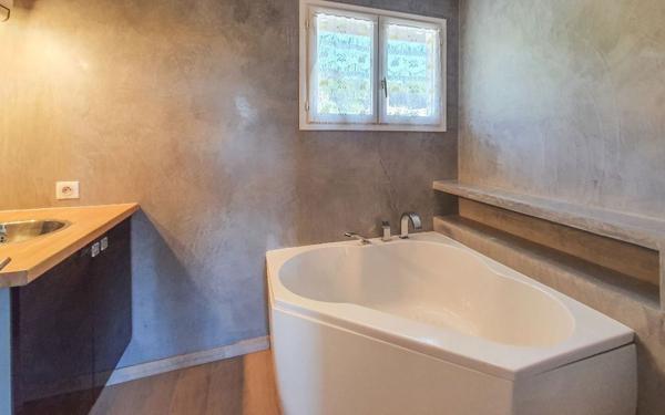 Maison à vendre    8 pièces •  Biot