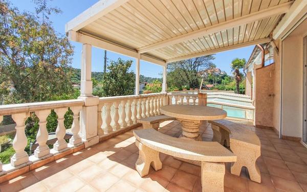 Maison à vendre    8 pièces •  Biot