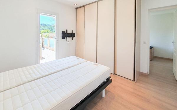 Maison à vendre    8 pièces •  Biot