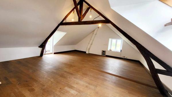 Maison en pierre, 9 pièces