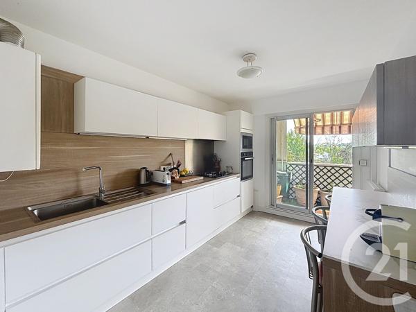 Appartement T5 à vendre  6 pièces - 131,77 m 2   GRADIGNAN  - 33