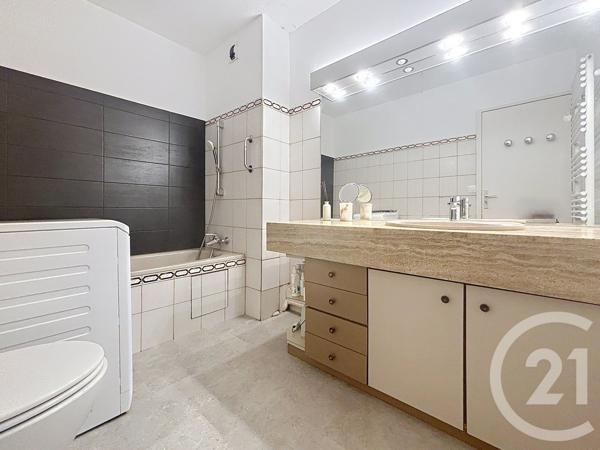 Appartement T5 à vendre  6 pièces - 131,77 m 2   GRADIGNAN  - 33