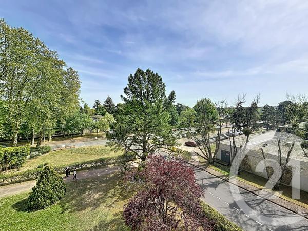 Appartement T5 à vendre  6 pièces - 131,77 m 2   GRADIGNAN  - 33