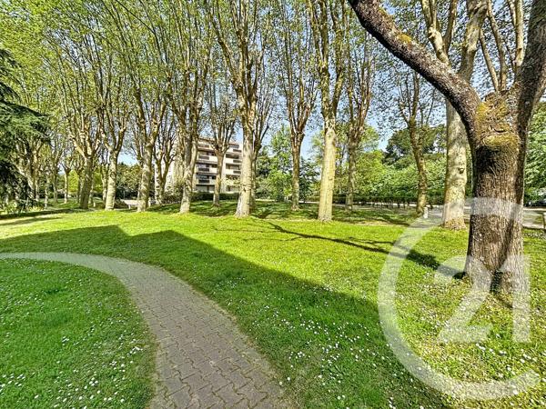 Appartement T5 à vendre  6 pièces - 131,77 m 2   GRADIGNAN  - 33