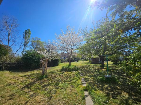 MAISON COEUR DU VILLAGE DANS CARTIER CALME