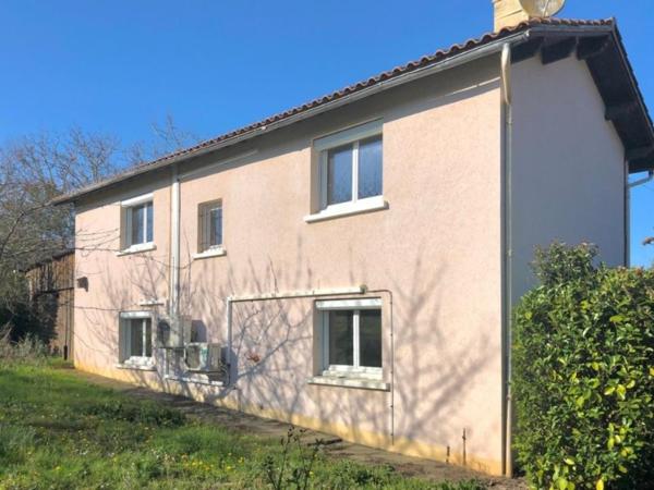 MAISON COEUR DU VILLAGE DANS CARTIER CALME