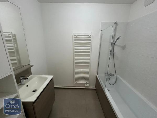 Appartement à louer 3 pièces 59.7m² Ormoy (91540)