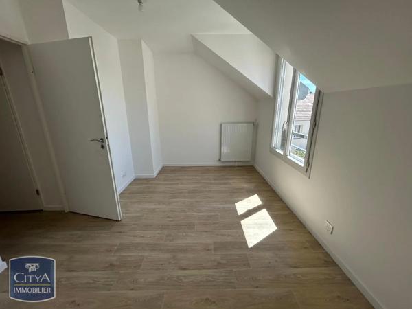 Appartement à louer 3 pièces 59.7m² Ormoy (91540)