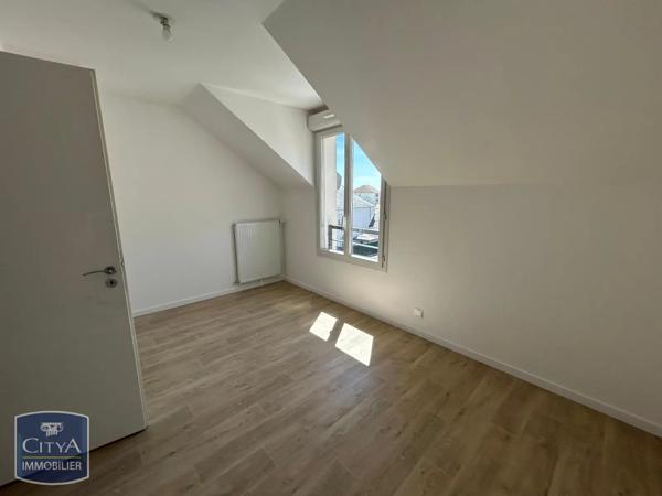 Appartement à louer 3 pièces 59.7m² Ormoy (91540)