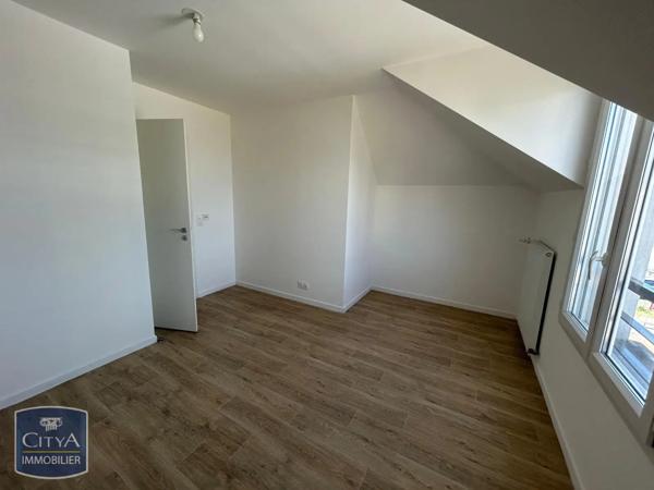 Appartement à louer 3 pièces 59.7m² Ormoy (91540)