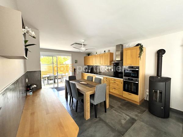 Vente
                Maison157 m² - 6 Pièces -
                    CAEN (14000)
