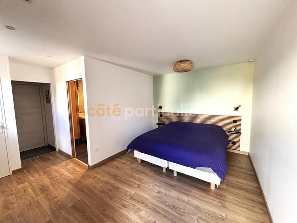 Vente
                Maison157 m² - 6 Pièces -
                    CAEN (14000)