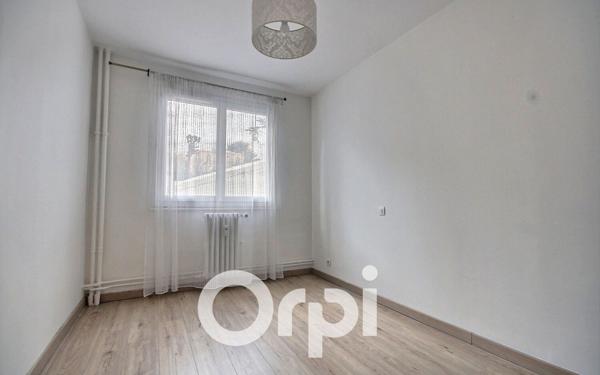 Appartement à louer    3 pièces • 56,81 m2 Meudon