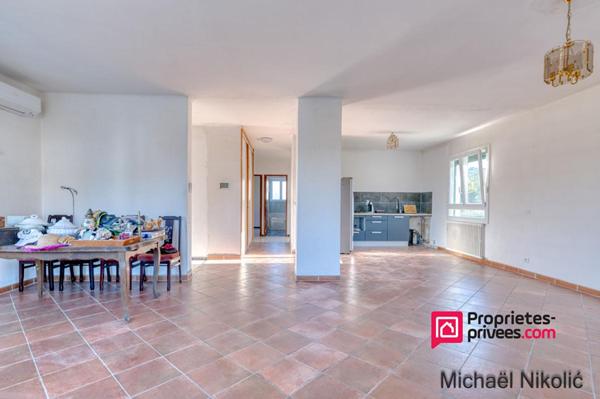 Maison avec dépendances centre ville Oraison