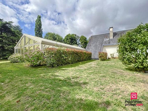 Maison d'architecte  de 280 m2 à Mamers avec piscine intérieure