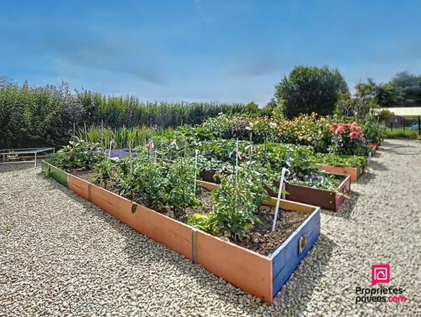 Maison d'architecte  de 280 m2 à Mamers avec piscine intérieure