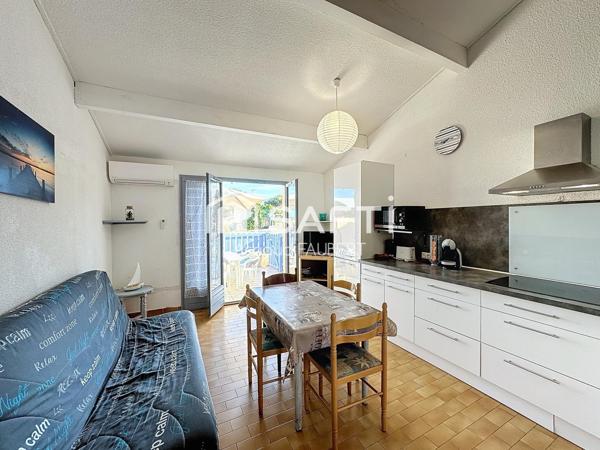 Pavillon avec terrasse piscine et parking