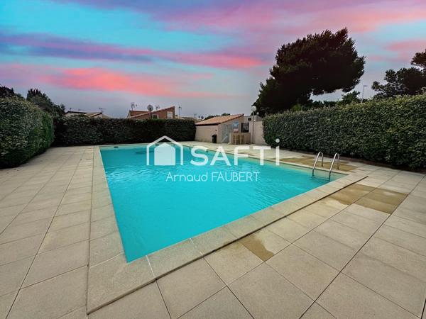 Pavillon avec terrasse piscine et parking