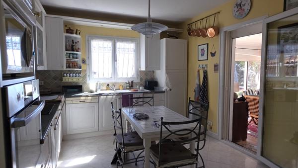 Toulon (83200) Magnifique maison en viager avec vue spectaculaire sur la rade de Toulon