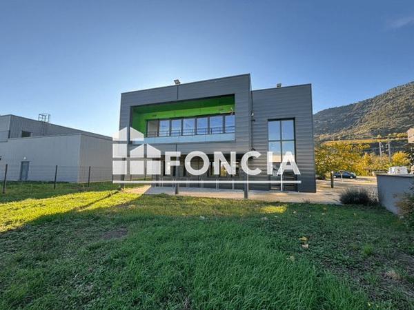 Location Local commercial 5 pièces - 70 RUE GUSTAVE EIFFEL Guilherand-granges 07500