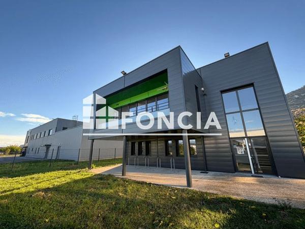 Location Local commercial 5 pièces - 70 RUE GUSTAVE EIFFEL Guilherand-granges 07500