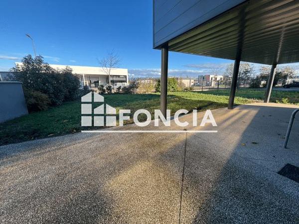 Location Local commercial 5 pièces - 70 RUE GUSTAVE EIFFEL Guilherand-granges 07500