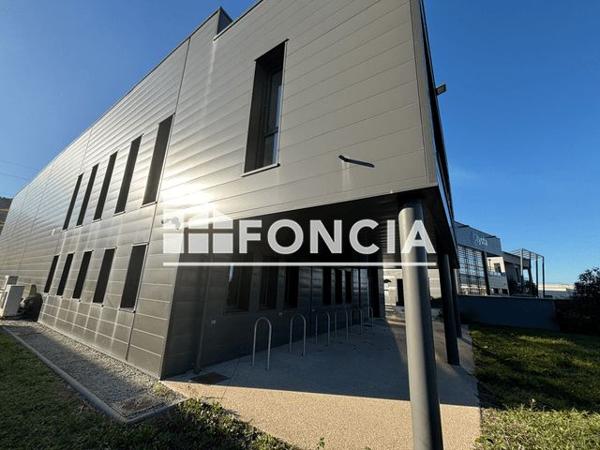 Location Local commercial 5 pièces - 70 RUE GUSTAVE EIFFEL Guilherand-granges 07500