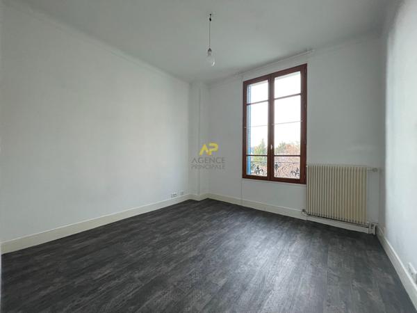 F3 - 10 minutes gare Loyer €1 152.42/mois charges comprises **  - Référence  1055