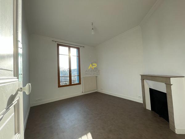 F3 - 10 minutes gare Loyer €1 152.42/mois charges comprises **  - Référence  1055