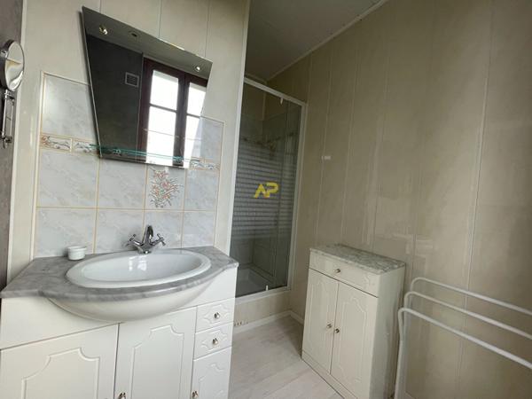 F3 - 10 minutes gare Loyer €1 152.42/mois charges comprises **  - Référence  1055