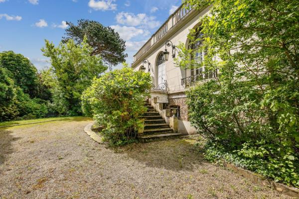 Vente Hôtel particulier La Celle-Saint-Cloud 10 Pièces 545 m²