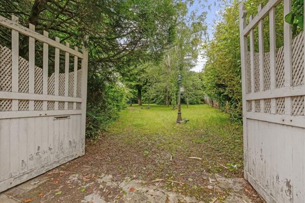 Vente Hôtel particulier La Celle-Saint-Cloud 10 Pièces 545 m²