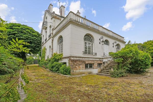 Vente Hôtel particulier La Celle-Saint-Cloud 10 Pièces 545 m²