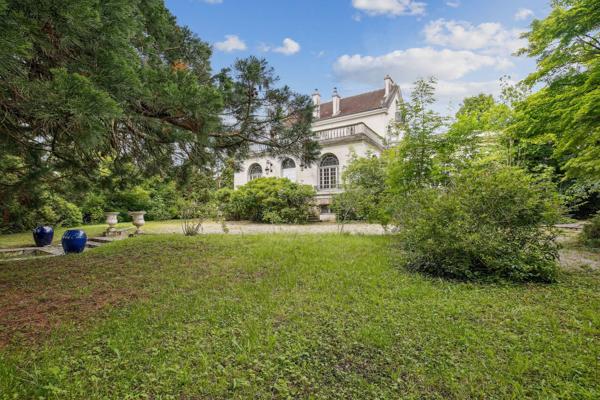Vente Hôtel particulier La Celle-Saint-Cloud 10 Pièces 545 m²