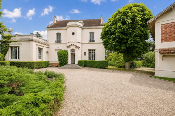 Vente Hôtel particulier La Celle-Saint-Cloud 10 Pièces 545 m²