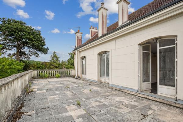 Vente Hôtel particulier La Celle-Saint-Cloud 10 Pièces 545 m²