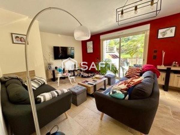 Maison restaurée avec dépendance et piscine