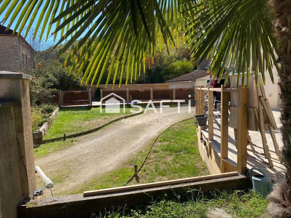 Maison restaurée avec dépendance et piscine
