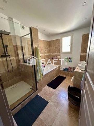 Maison restaurée avec dépendance et piscine