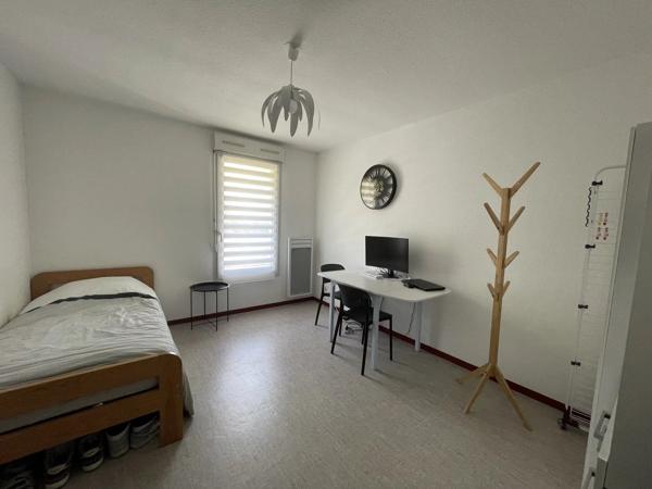 Location                                                      Studio
                        
                     1 pièces                      21 m2                     à Niort